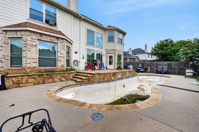 1411 Chateau Lane, Mansfield, TX 76063