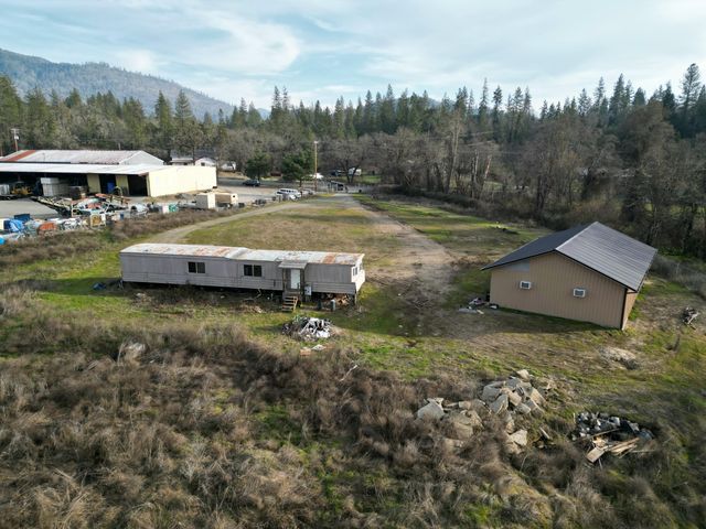 2640 Pleasant Valley Road, Merlin, OR 97532