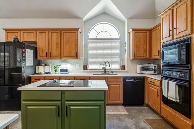 6908 Winthorp Drive, Arlington, TX 76001