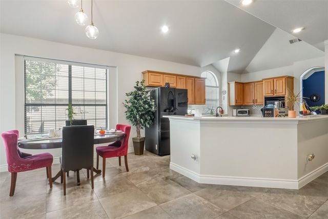 6908 Winthorp Drive, Arlington, TX 76001