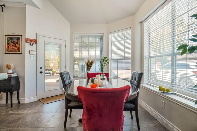 6908 Winthorp Drive, Arlington, TX 76001