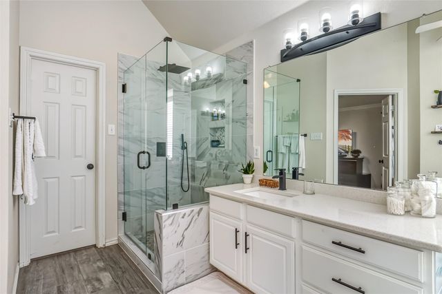 6908 Winthorp Drive, Arlington, TX 76001