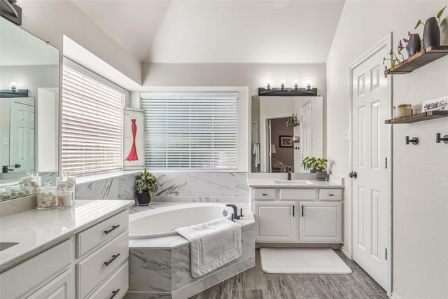 6908 Winthorp Drive, Arlington, TX 76001