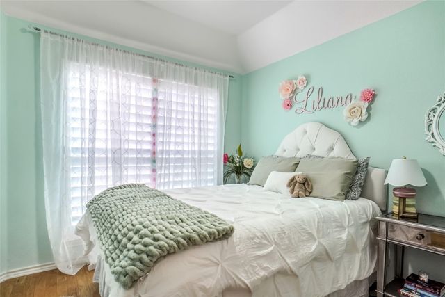 6908 Winthorp Drive, Arlington, TX 76001