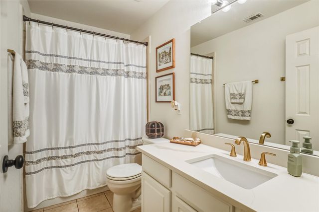 6908 Winthorp Drive, Arlington, TX 76001