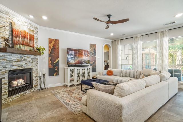 6908 Winthorp Drive, Arlington, TX 76001