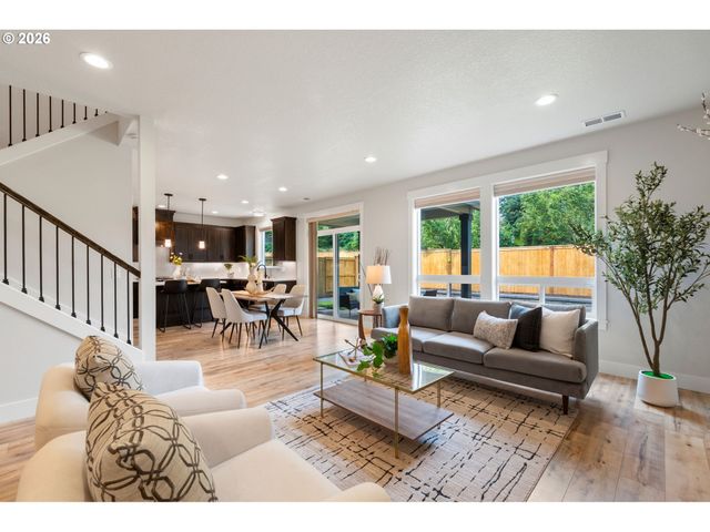 13897 Se PIPER CUB Way, Milwaukie, OR 97267