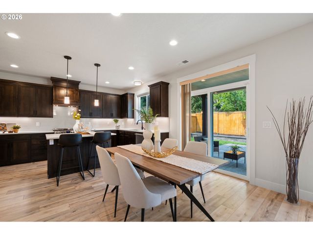 13897 Se PIPER CUB Way, Milwaukie, OR 97267