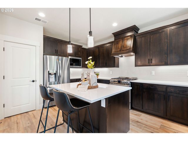 13897 Se PIPER CUB Way, Milwaukie, OR 97267