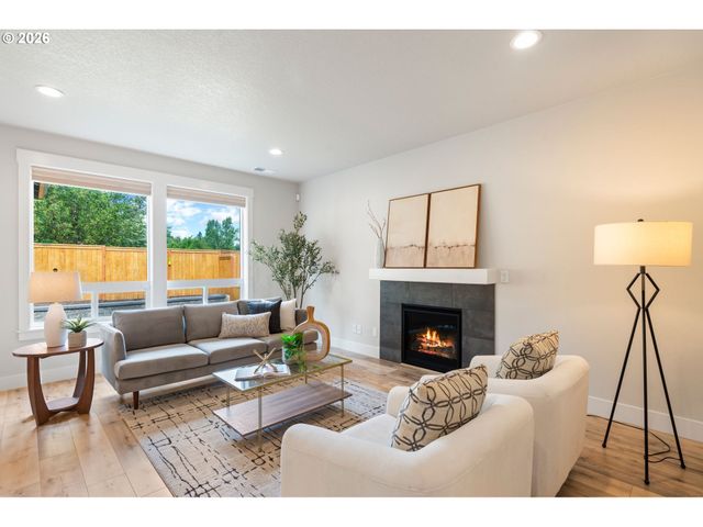 13897 Se PIPER CUB Way, Milwaukie, OR 97267