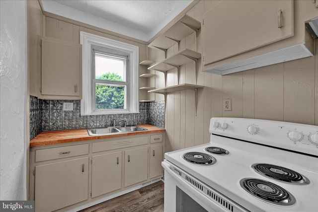 1127 WALNUT ST, Lebanon, PA 17042