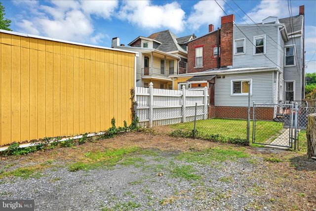 1127 WALNUT ST, Lebanon, PA 17042