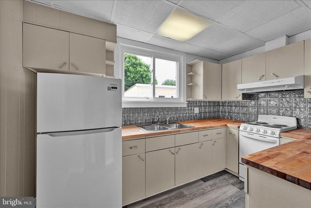 1127 WALNUT ST, Lebanon, PA 17042