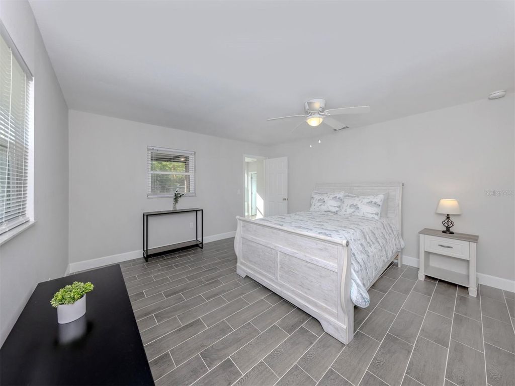 Image 16 of property listing at 3681 SHAMROCK DRIVE, Venice, FL 34293