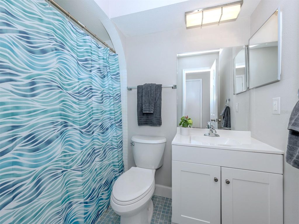 Image 20 of property listing at 3681 SHAMROCK DRIVE, Venice, FL 34293