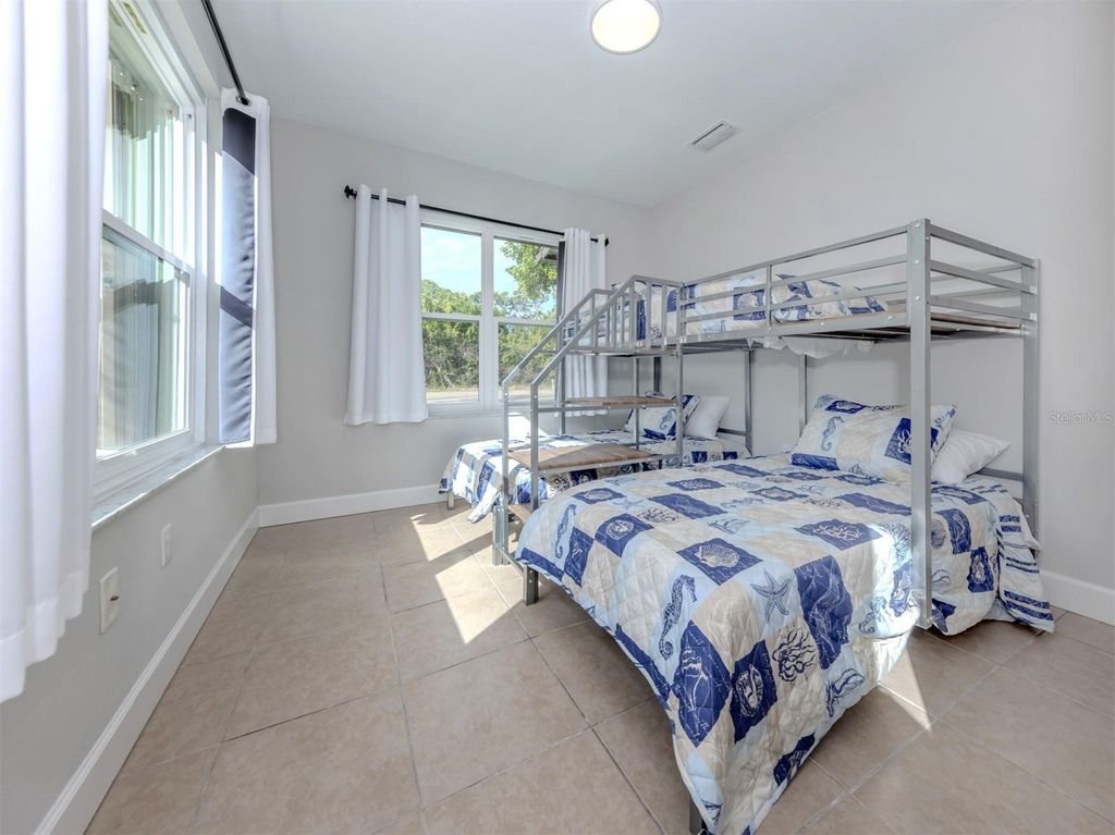 Image 22 of property listing at 3681 SHAMROCK DRIVE, Venice, FL 34293