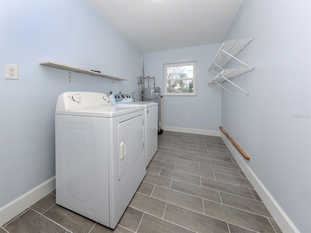 Image 23 of property listing at 3681 SHAMROCK DRIVE, Venice, FL 34293