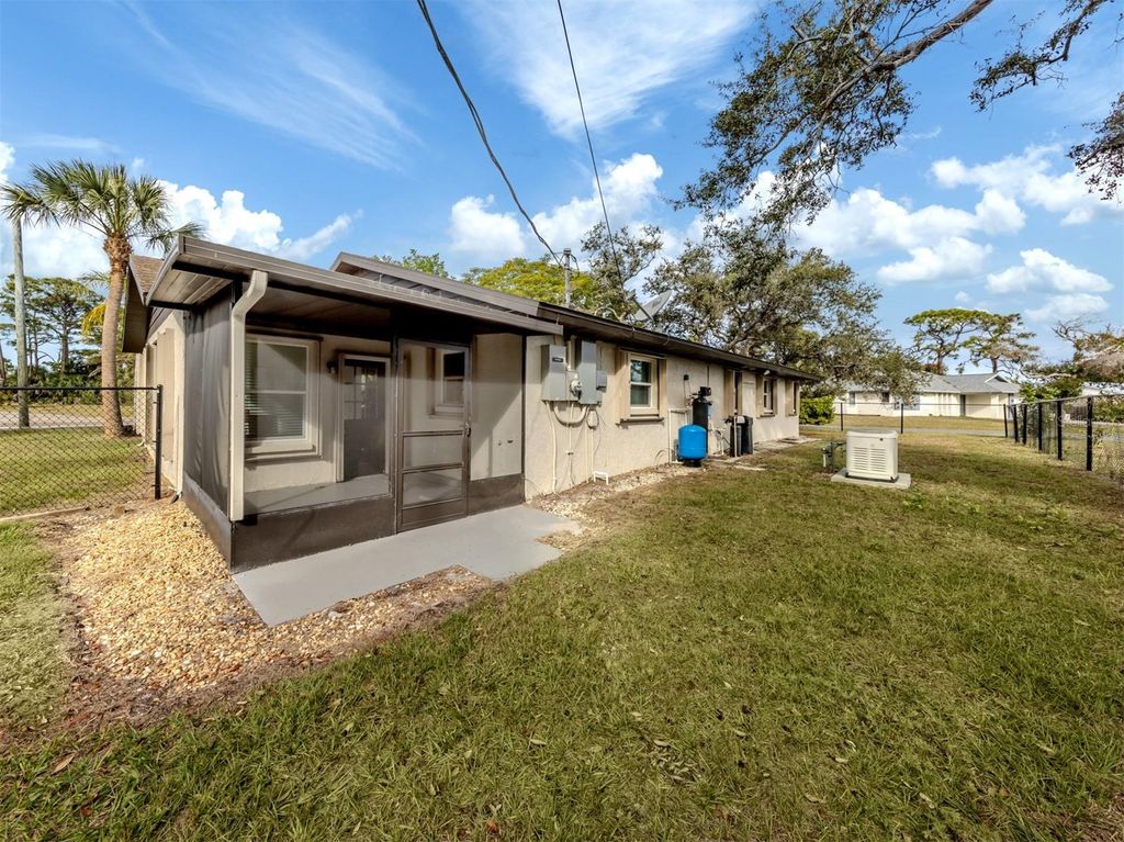 Image 27 of property listing at 3681 SHAMROCK DRIVE, Venice, FL 34293