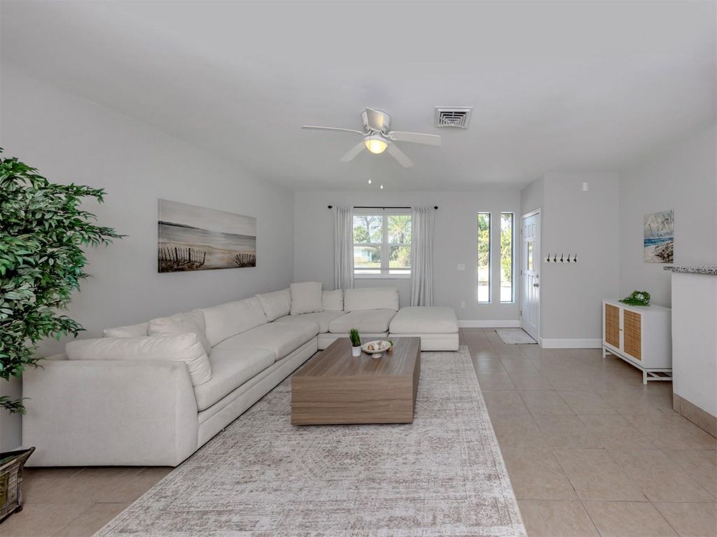 Image 6 of property listing at 3681 SHAMROCK DRIVE, Venice, FL 34293