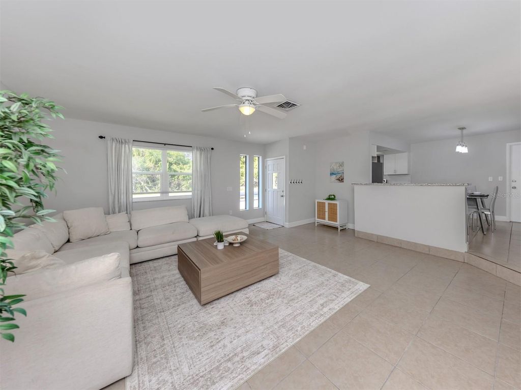 Image 7 of property listing at 3681 SHAMROCK DRIVE, Venice, FL 34293