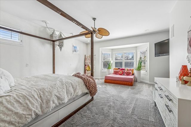 12 E Penny Road, South Barrington, IL 60010