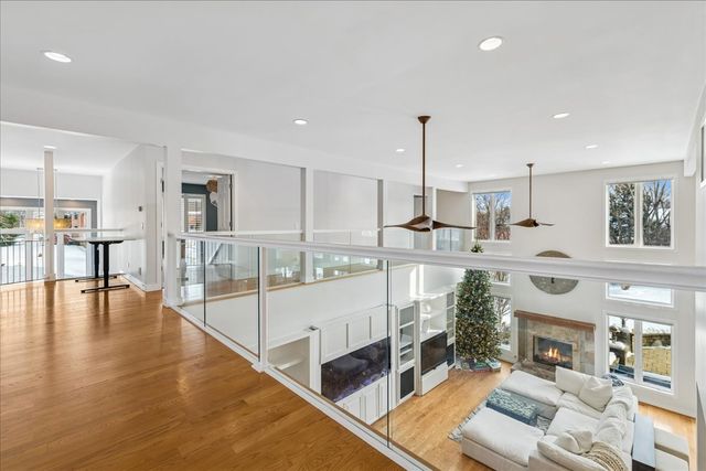 12 E Penny Road, South Barrington, IL 60010