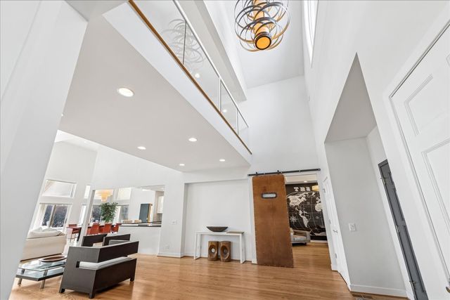 12 E Penny Road, South Barrington, IL 60010