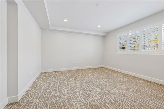 12 E Penny Road, South Barrington, IL 60010