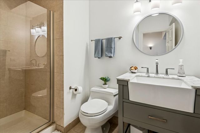 12 E Penny Road, South Barrington, IL 60010