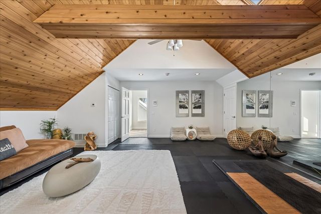 12 E Penny Road, South Barrington, IL 60010