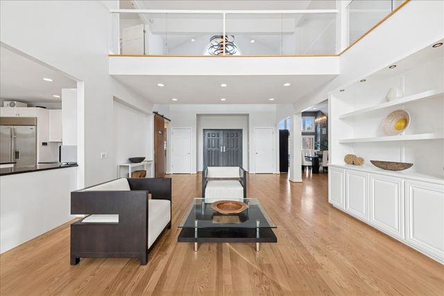 12 E Penny Road, South Barrington, IL 60010