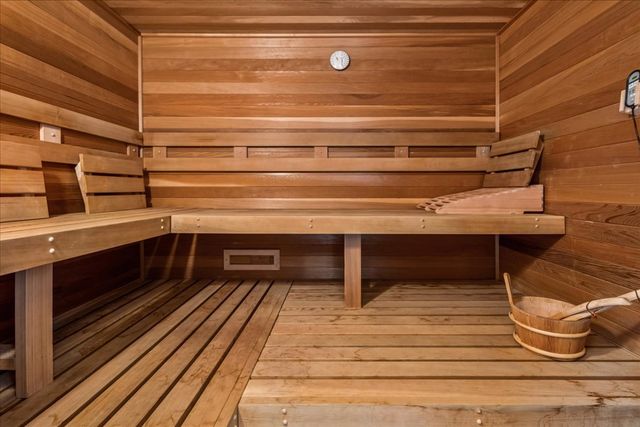 12 E Penny Road, South Barrington, IL 60010