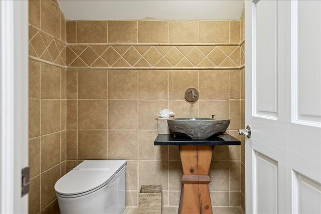 12 E Penny Road, South Barrington, IL 60010