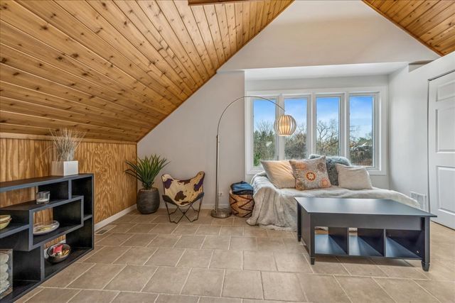 12 E Penny Road, South Barrington, IL 60010