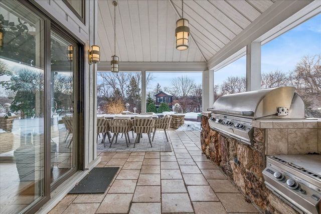 12 E Penny Road, South Barrington, IL 60010