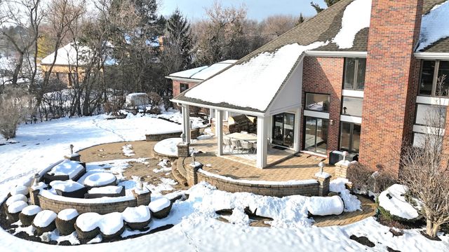 12 E Penny Road, South Barrington, IL 60010