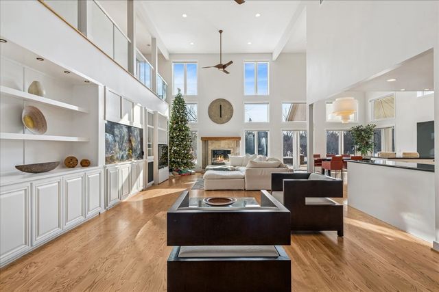 12 E Penny Road, South Barrington, IL 60010