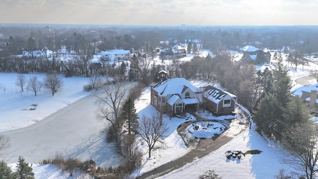 12 E Penny Road, South Barrington, IL 60010