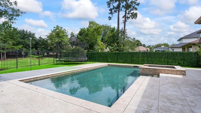 19 Gracenote Place, Tomball, TX 77375