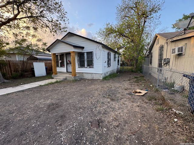 613 Blaine, San Antonio, TX 78202
