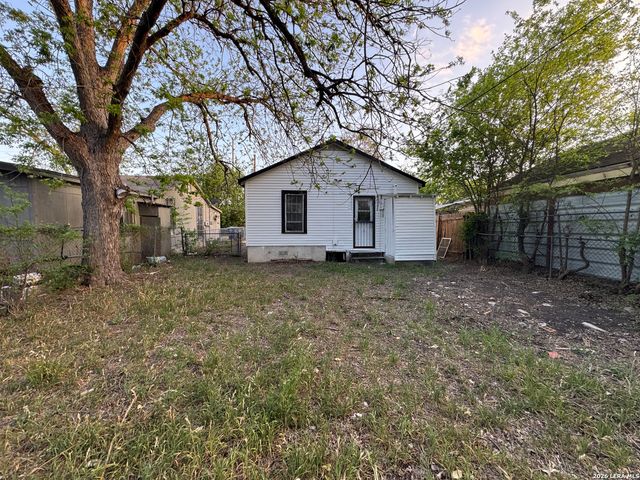 613 Blaine, San Antonio, TX 78202