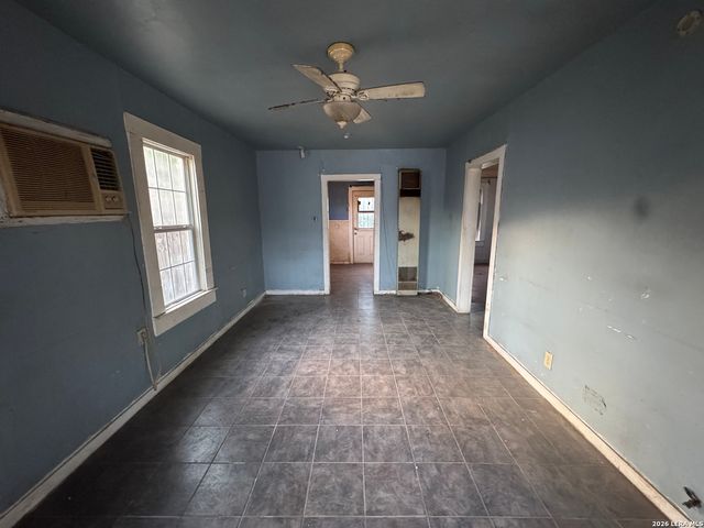 613 Blaine, San Antonio, TX 78202