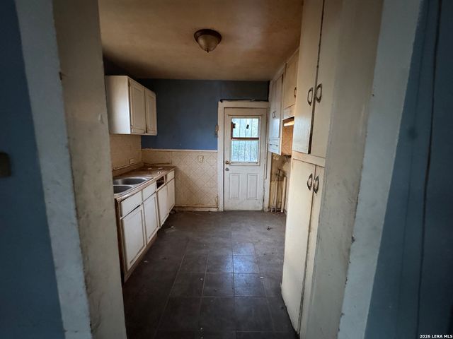 613 Blaine, San Antonio, TX 78202