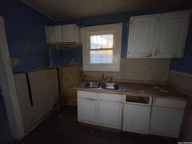 613 Blaine, San Antonio, TX 78202