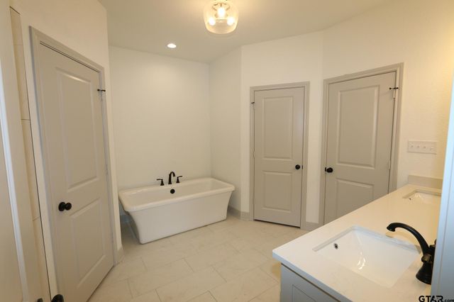 11796 Jayden Lane, Tyler, TX 75703