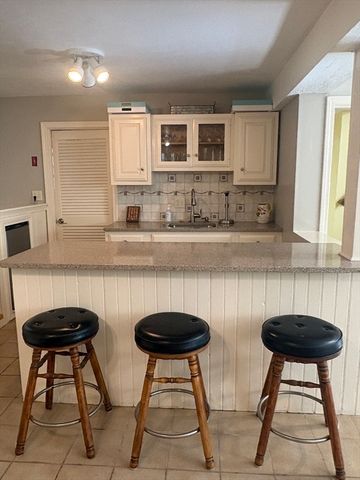 4 Crest Road, Framingham, MA 01702