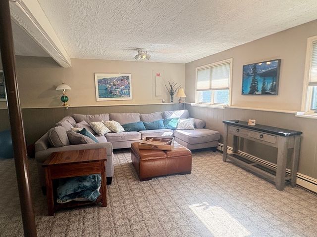 4 Crest Road, Framingham, MA 01702