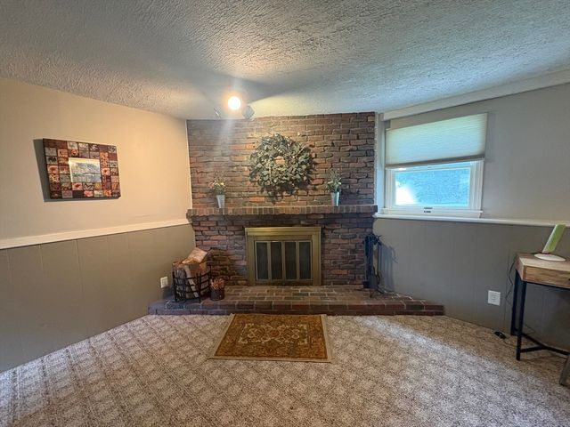 4 Crest Road, Framingham, MA 01702