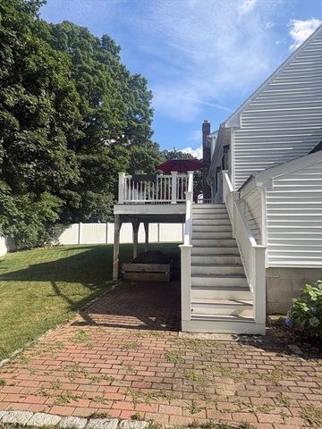 4 Crest Road, Framingham, MA 01702