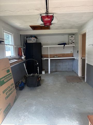 4 Crest Road, Framingham, MA 01702
